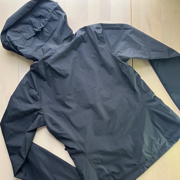 Adidas RainReady Jacket in black - NWT - Picture 6 of 11